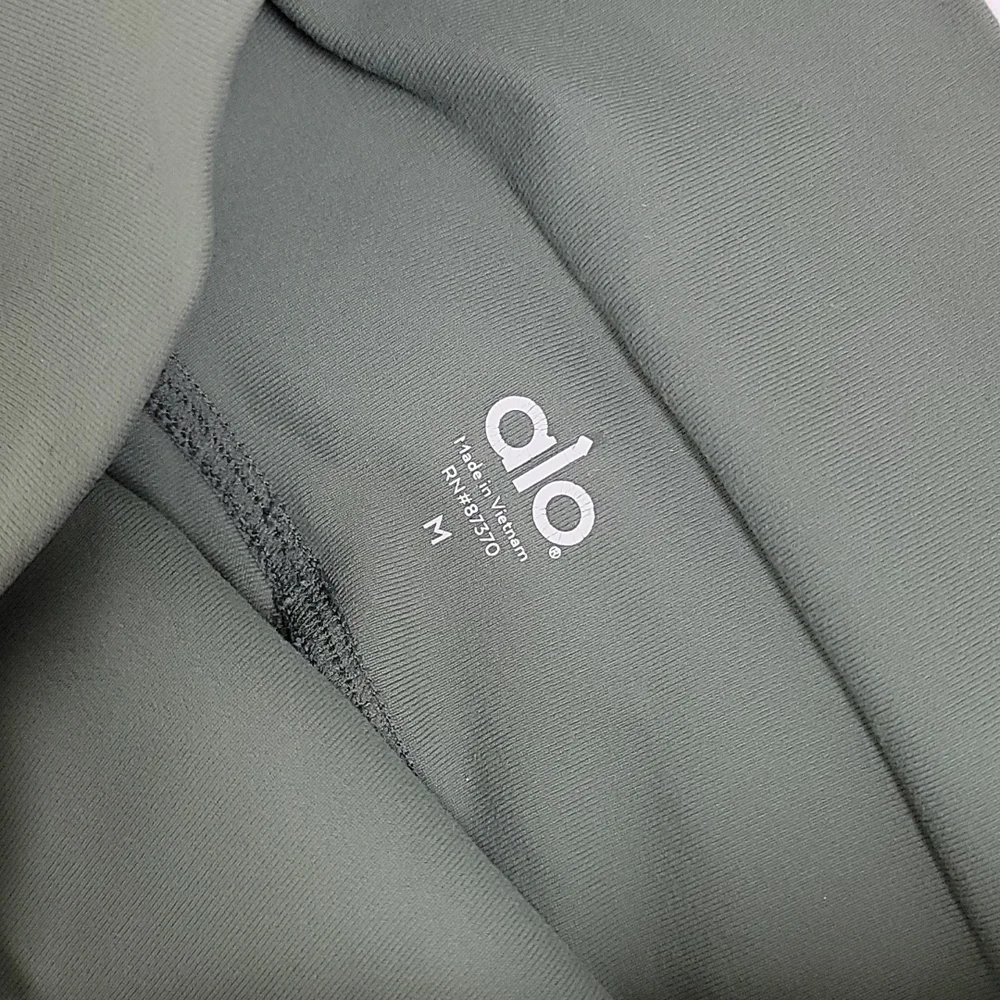Alo Yoga High Waist Moto Legging Jungle M (one small hole) - Picture 6 of 11